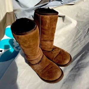 UGG classic tall boots in good condition